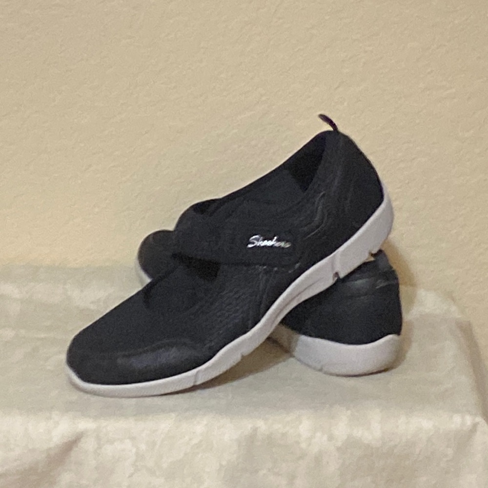 Skechers